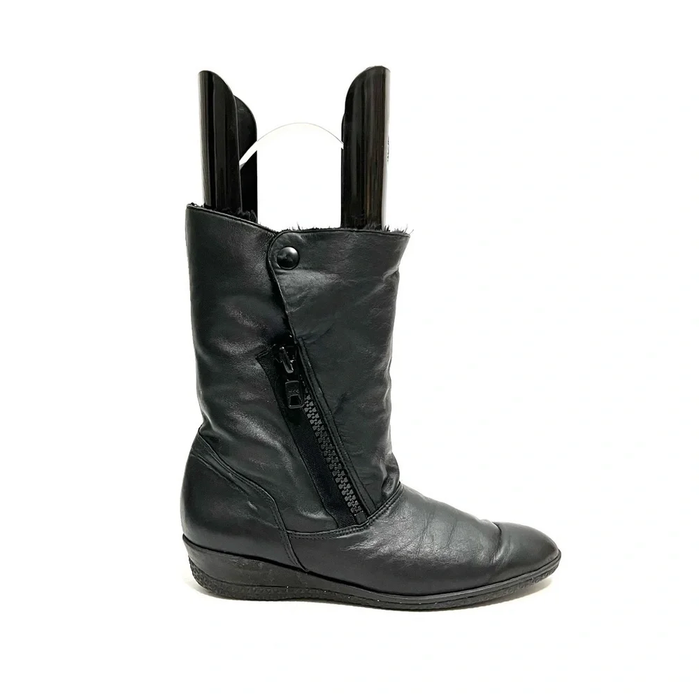 Vintage 1980s black leather side zip snap top faux fur lined snow boots